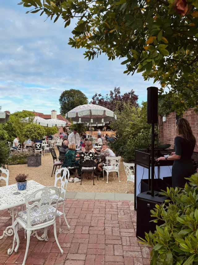 Sunshine, spritzes and sharing plates 🍹

Ease into your Sunday with our laid-back Sunday Sessions from 3pm to 5pm, all summer long. 

No need to book, just pop by and soak it all in.

#WhatsOn