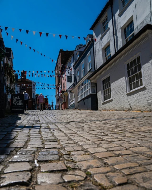 Stay a little longer, discover a little more...

Wander the cobbled streets, breathe in the sea air, roam the New Forest and linger a little longer.

#Lymington #NewForest #SouthCoastEscape