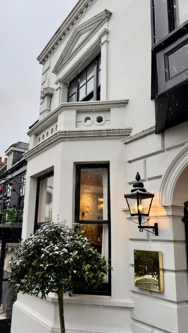 The countdown is on 🎄✨

We can’t wait for twinkling lights, festive nights, and all the magic of Christmas to come alive in Lymington.