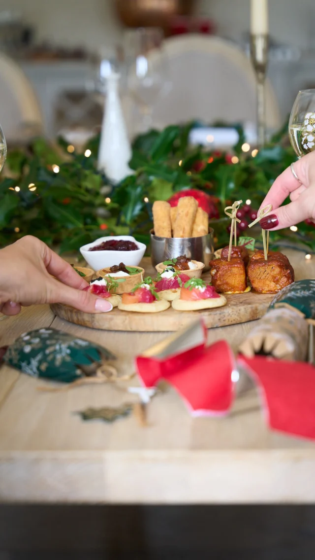 Warning: these canapés are worth fighting over 🥂

(Don’t worry, we’ll keep them coming)

#ChristmasParty #EventSpace #Lymington