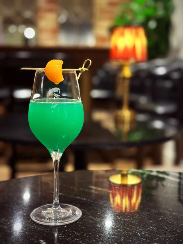 Sundays are for sipping 🍸

Whether you’re taking on Dry January or after something more spirited, our cocktail hour runs all day on Sunday. 

Pop into Salt Bar and enjoy!
