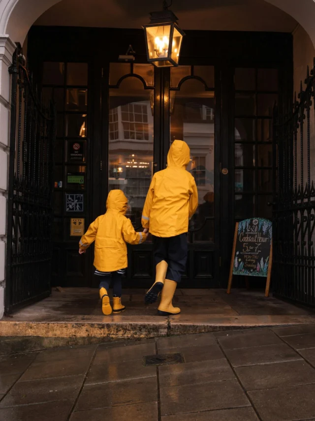 Rain or shine, the treasure’s still there… ⚓️✨

This Easter, little adventurers can follow clues down to the quay and around Lymington’s historic streets in search of hidden loot.

Little residents can collect their map from reception and begin the quest.