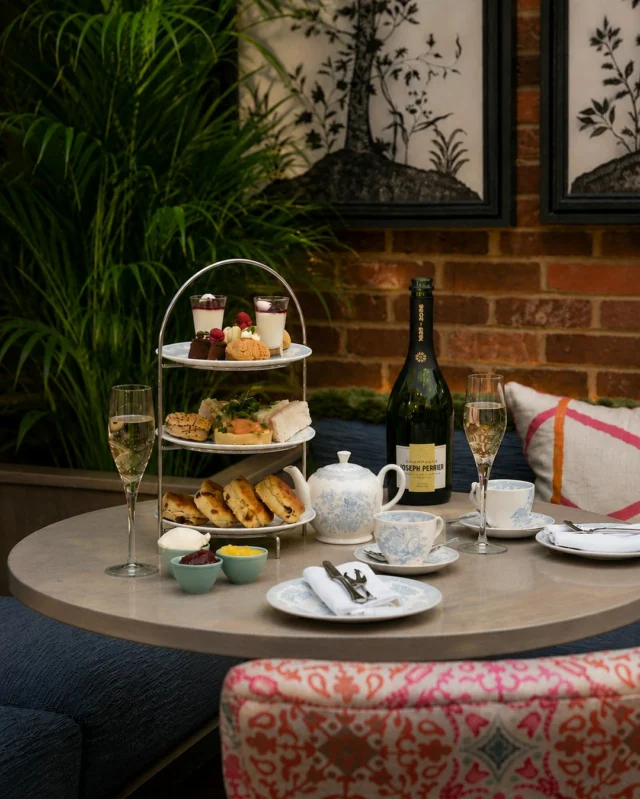A little upgrade to your afternoon… 🥂

Throughout September, enjoy a glass of champagne with your afternoon tea for an additional £10. 

Tea, cake and champagne? A rather lovely combination, if you ask us.