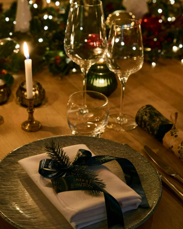 Christmas party planning?

Whether it’s the annual Christmas get-together, dinner with friends or a festive celebration with the team, make it one to remember at Stanwell House.